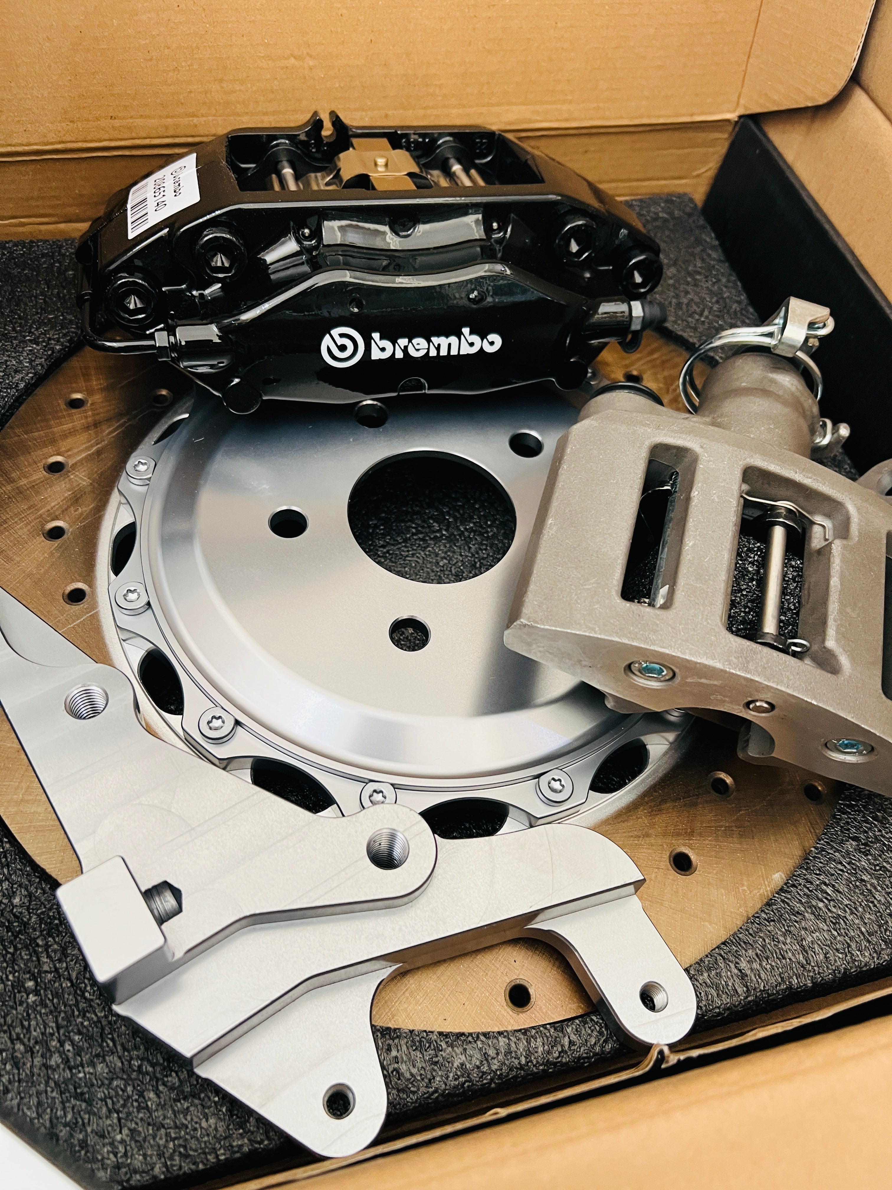 Genuine BREMBO 4Pot Calipers + 355MM Drilled Rotor ,Mustang Rear HandBrake Calipers FULL REAR UpgradeKit FOR Ford RS Focus Mk2 2004-2011