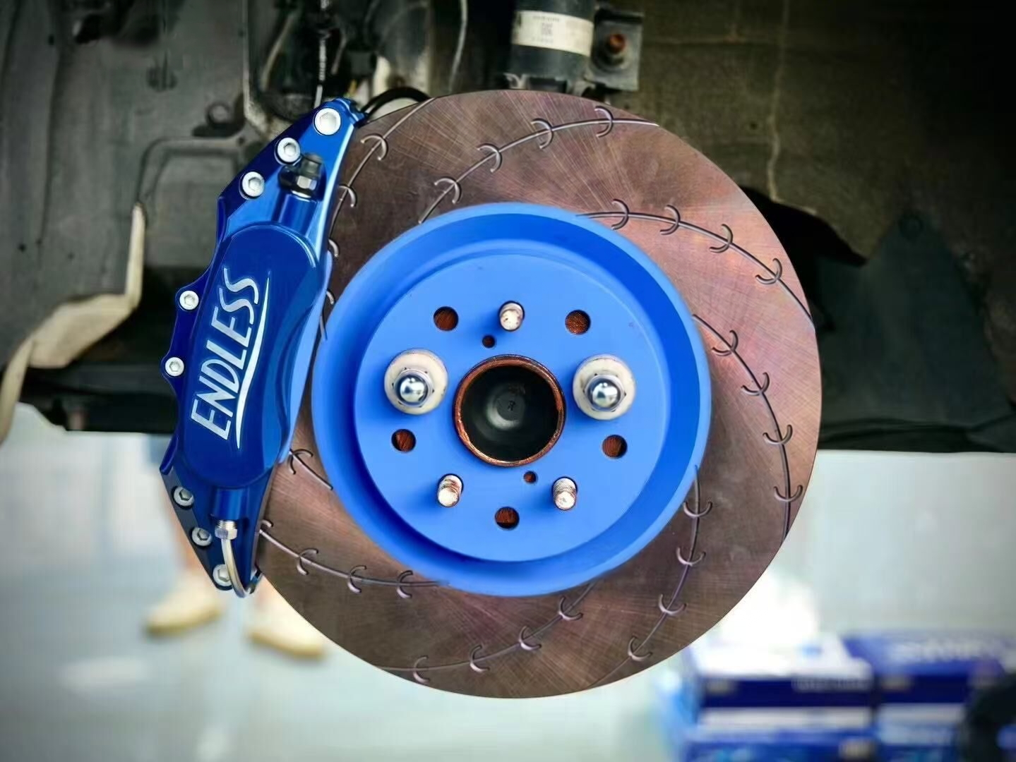 ENDLESS BRAKE UPGRADE KIT 4pot CALIEPRS with 343mm/355mm Rotors Full Front brake Kit