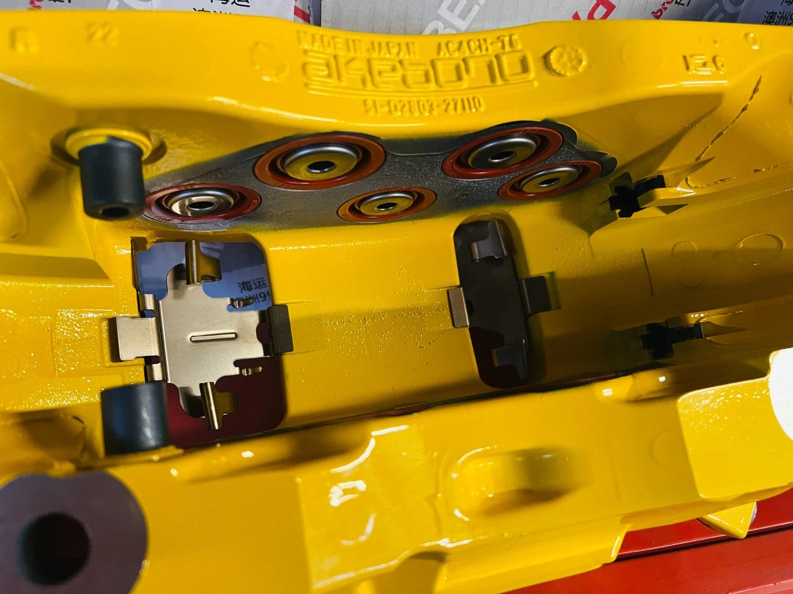 2 X Genuine OEM AKEBONO 10 POT LARGE CALIPER X 2 YELLOW FIT AUDI BMW VW Porsche