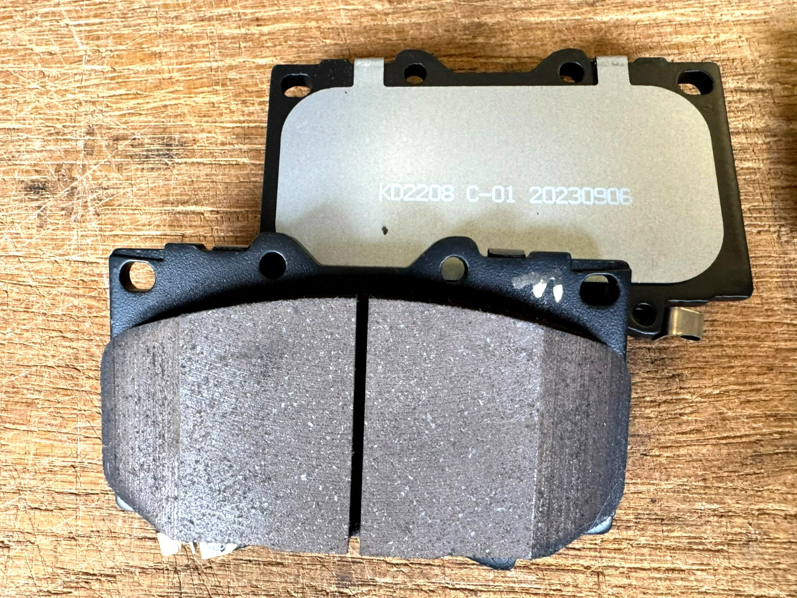 PREMIUM XTREME PERFORMANCE 4X4 4WD BRAKE PADS FOR TOYOTA Landcruiser 78 79 100  KD2208 - C-01 (ref: DB1365 ULT-4WD)
